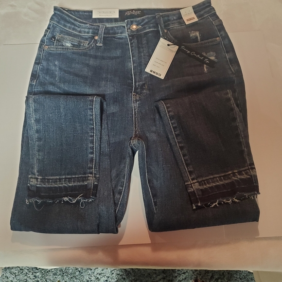 Judy Blue Denim - Judy Blue Blue Jeggings with Distressed Details Size 13